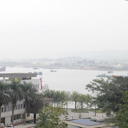 Hoang Yen Guesthouse Ha Long Exterior photo